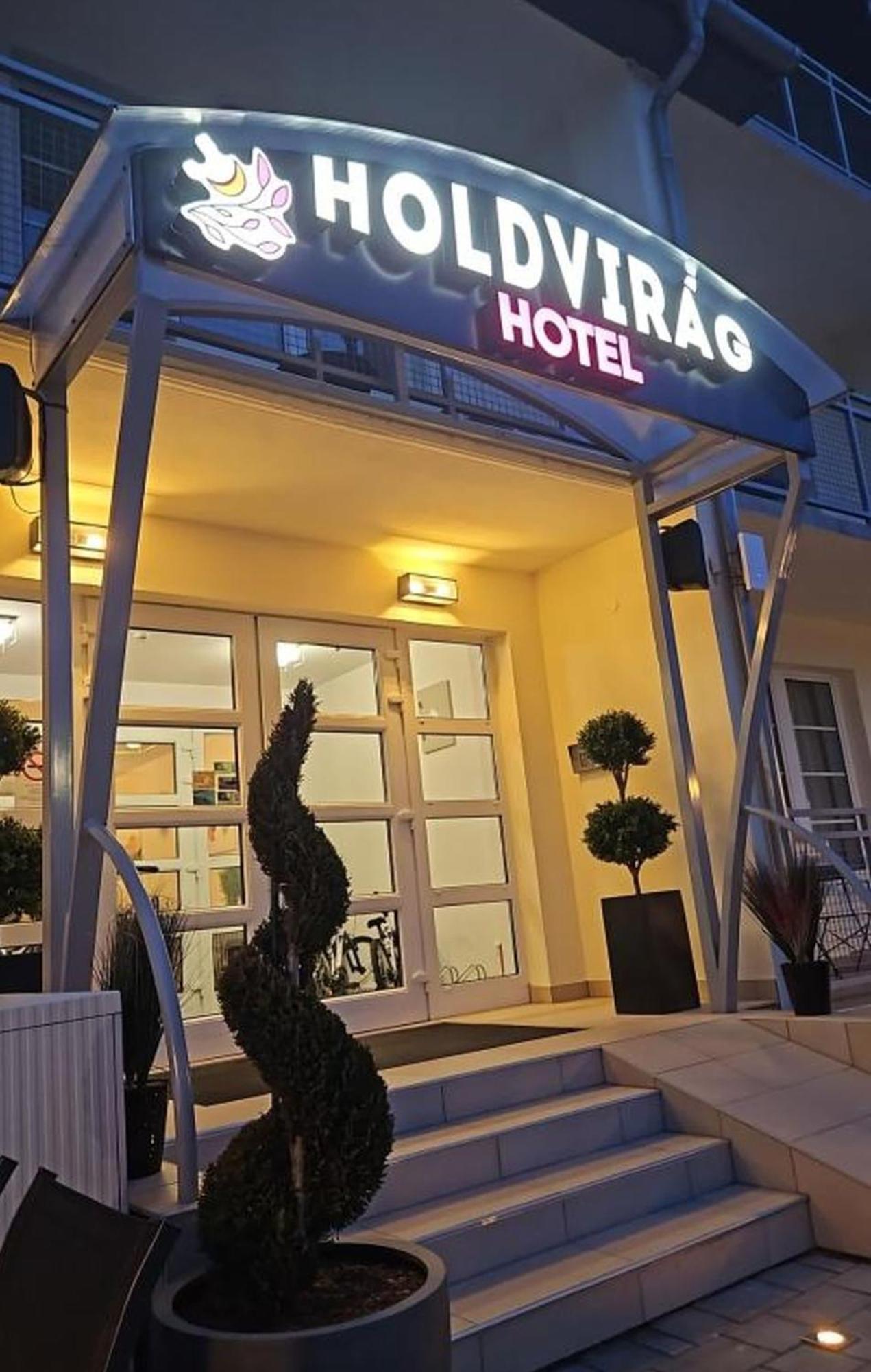 Holdvirag Hotel Шарвар Экстерьер фото