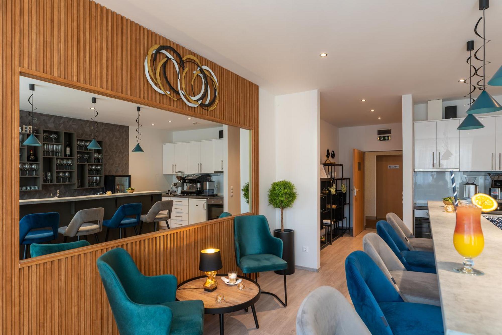 Holdvirag Hotel Шарвар Экстерьер фото