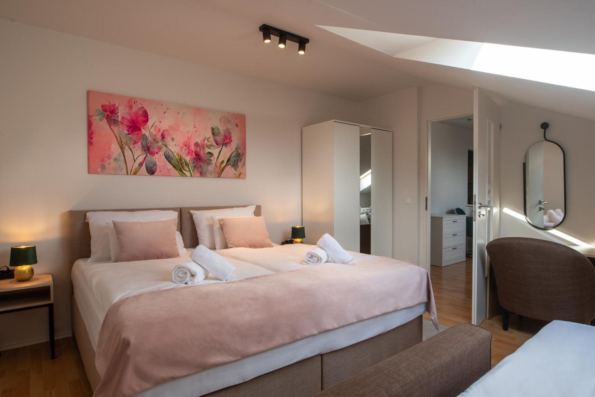 Holdvirag Hotel Шарвар Экстерьер фото