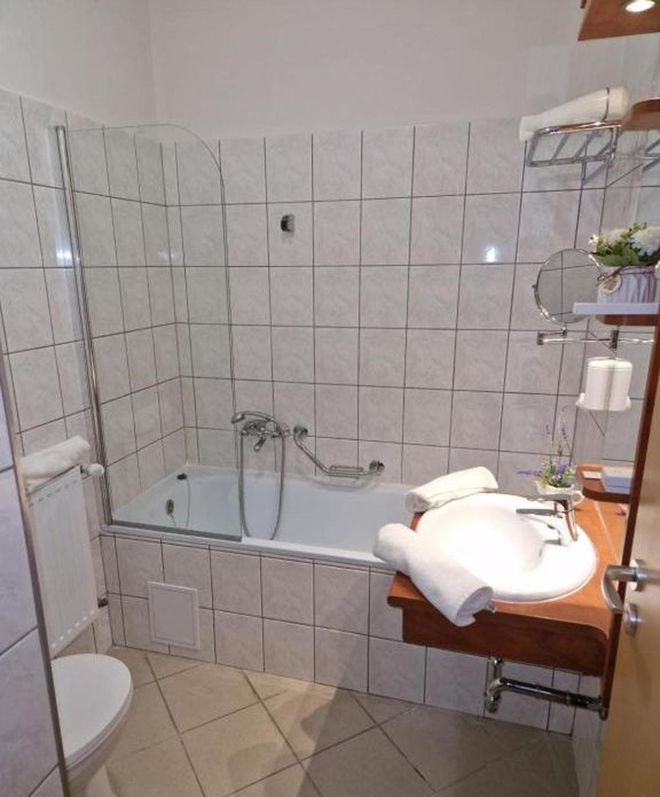 Holdvirag Hotel Шарвар Экстерьер фото